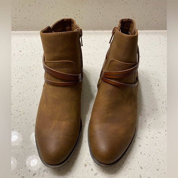 Brand New Madden Girl Ankle Boots - Picture 3 of 7